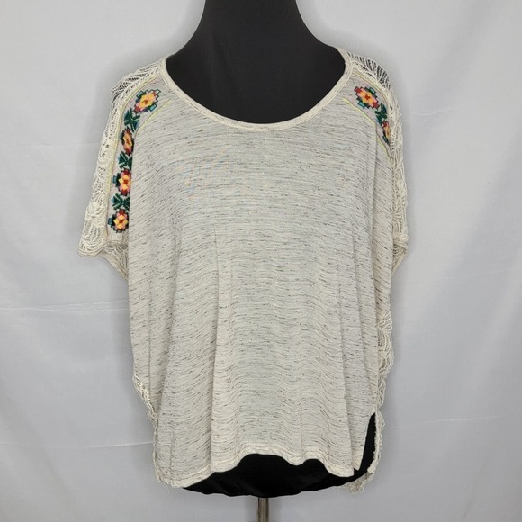 Sloane Rouge Cream Lace back side split - Picture 4 of 16